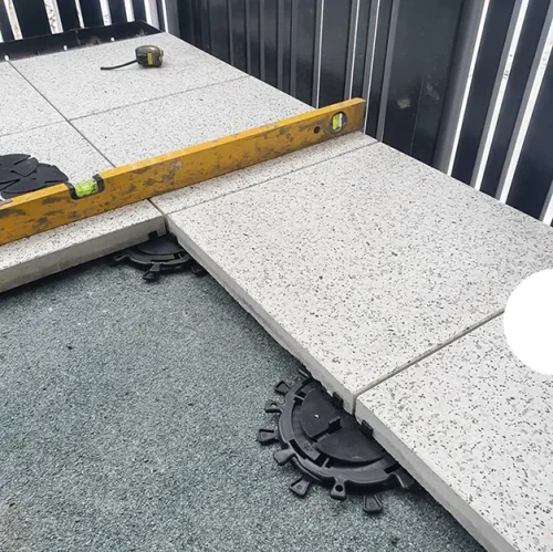 Przejdź do produktu Regulowany wspornik tarasowy Spiral 10-17 mm