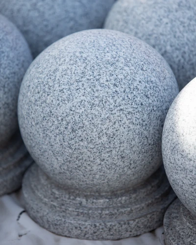 Przejdź do produktu Ogrodowa Kula Granitowa polerowana G603 fi 25cm