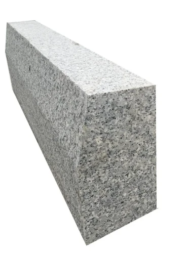 Przejdź do produktu Krawężnik granitowy 20x30 cm ze skosem