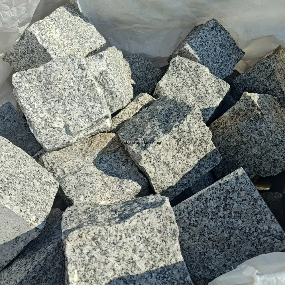 kostka-granitowa-15x17-surowo-lupana-strzegomska-a.webp