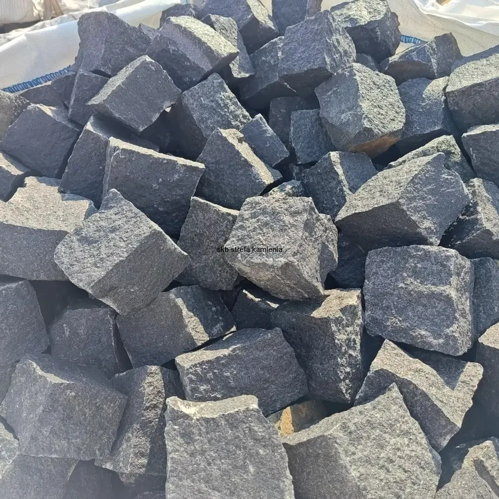kostka-granitowa-8x11-szwed-czarny-surowo-lamana-a.webp