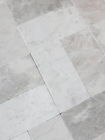 22381.