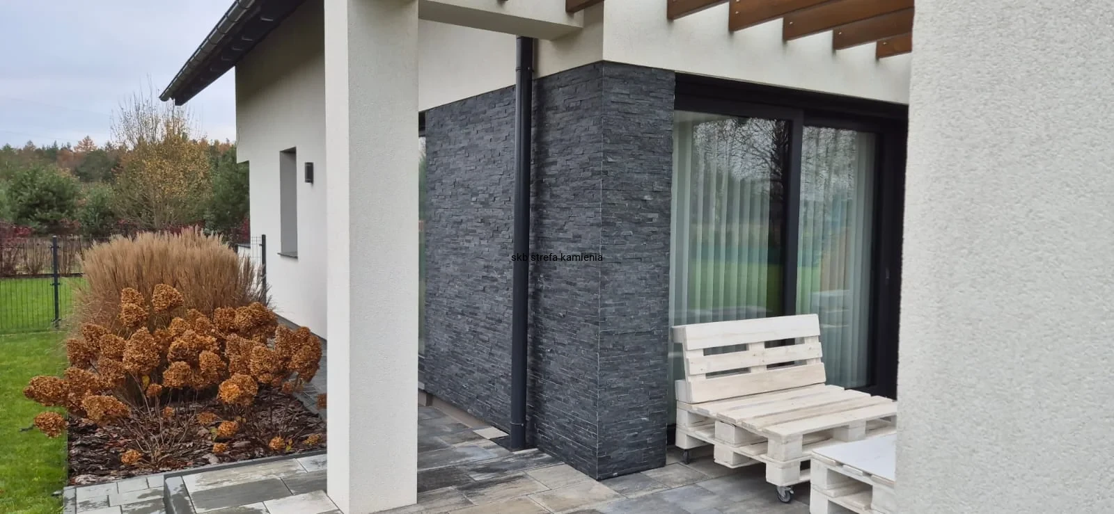 kamien-elewacyjny-kwarcytowy-stackstone-black-10x36-cm-amb