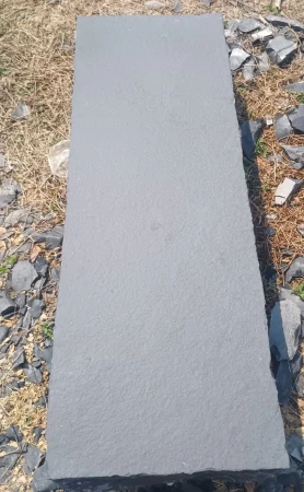 blok-schodowy-wapien-kadappa-black-limestone-100x35x15-cm-realne3