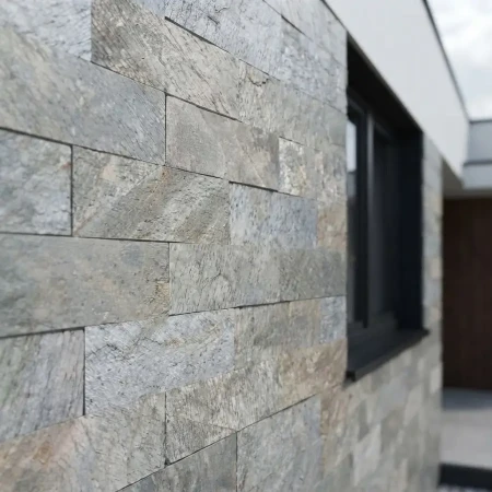 kamien-elewacyjny-dekoracyjny-kwarcytowy-deoli-green-brick-10x30-cm.webp