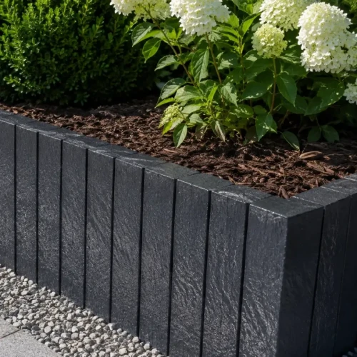 Przejdź do produktu Palisada łupana | Obrzeże wapień Kadappa Black limestone 100x10x10 cm